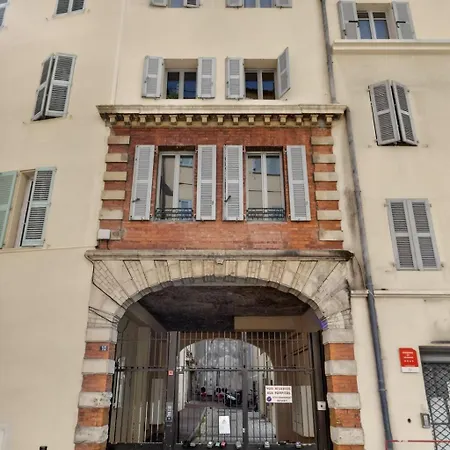 1 - Ascenseur - Balcon - Proche Du Palais Cannes