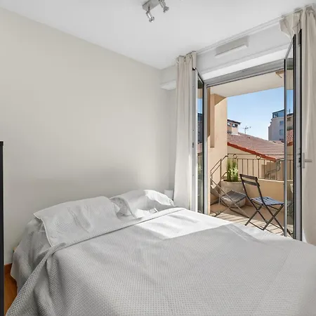 1 Chambre - Ascenseur - Balcon - Proche Du Palais Ferienhaus *