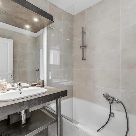 Ferienhaus 1 Chambre - Ascenseur - Balcon - Proche Du Palais *