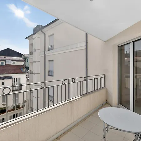 1 Chambre - Ascenseur - Balcon - Proche Du Palais Ferienhaus *