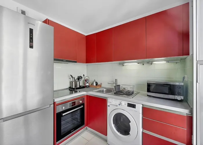 1 Chambre - Ascenseur - Balcon - Proche Du Palais