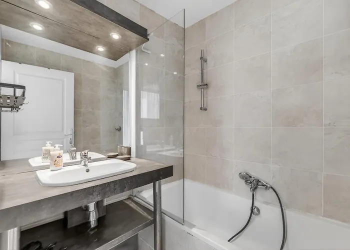 Ferienhaus 1 Chambre - Ascenseur - Balcon - Proche Du Palais *