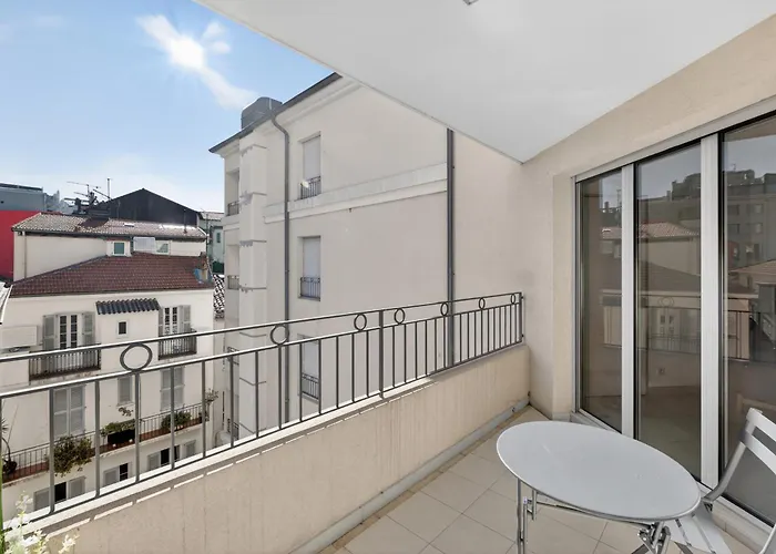 1 Chambre - Ascenseur - Balcon - Proche Du Palais Ferienhaus *