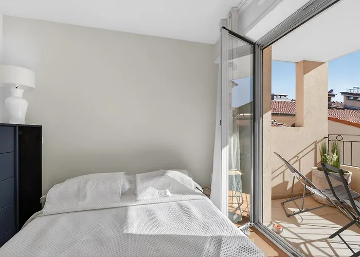 1 Chambre - Ascenseur - Balcon - Proche Du Palais * Cannes