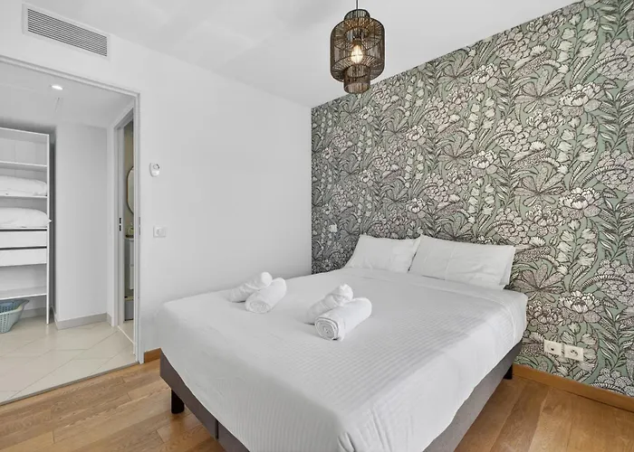 1 Chambre - Ascenseur - Balcon - Proche Du Palais * Cannes
