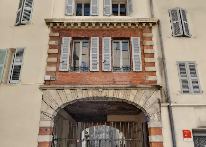1 Chambre - Ascenseur - Balcon - Proche Du Palais Cannes
